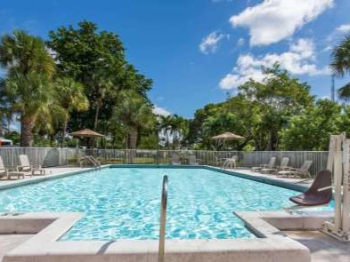 Days Inn Fort Lauderdale Airport North Cruise Port Pool 