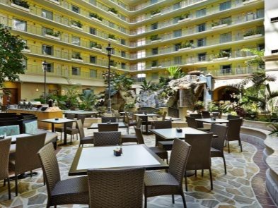 Embassy Suites 17th Street Dining