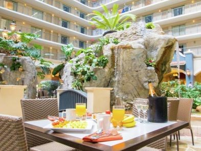 Embassy Suites 17th Street Breakfast