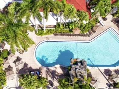 Embassy Suites 17th Street Pool
